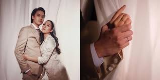 Cincin tunangan couple perak 925 sterling silver cc.0012rp330.000 Baru Terungkap Penampakan Cincin Kawin Dan Tunangan Sherina Munaf Simple Dengan Emas 18 Karat Kapanlagi Com