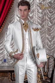 Sie suchen einen hochzeitsanzug vintage? Frock Coat In White Floral Brocade Fabric Mao Collar With Gold Strass Anzug Hochzeit Hochzeitsanzuge Manner Gehrock