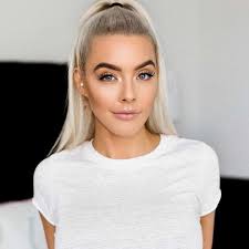 Kelli Anne Sewell, Makeup Artist