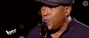 Photo : Adrian Byron Burns dans "The Voice 8" sur TF1, le 20 avril 2019.