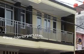 Railing balkon klasik atau pagar balkon klasik selain fungsinya sebagai pengaman serta penyangga ruang, pemilihan desain railing yang tepat akan memperindah tampak tangga serta teras balkon. 11 Tren Gaya Pagar Balkon Stainless Rumah Minimalis Model Pagar Minimalis