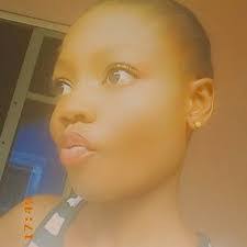 Vivian Bee's Instagram, Twitter & Facebook