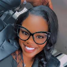 Just learned that Kayla Goodrich has passed away in her sleep... Leaving  behind 3 beautiful children, one with special needs. She will never be  forgotten. ❤️