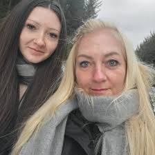 Coming out in two weeks , anywhere do happy hours ? Cheers 🍻🍻