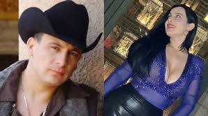 Tano elizalde, quien es conocido por ser primo de valentín elizalde «el gallo de oro», anunció que prepara una boda para contraer matrimonio . Incendian Propiedad De Azusena Aviles Ex Pareja De Valentin Elizalde Radio Turquesa Noticias