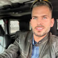 Anyone know about the new golf place in crescent center??