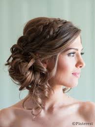 Ouverture à 09 h 00 demain. Our Most Beautiful Bridal Hairstyles