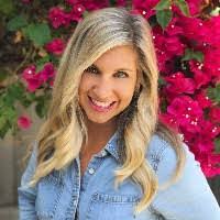 Laura Amato's Instagram, Twitter & Facebook