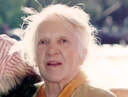 Segunda parte de la entrevista a David Lifar, discípulo de la maestra de  Yoga Indra Devi.