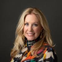 Kelly Longwell's Instagram, Twitter & Facebook