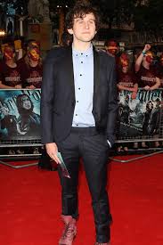 2020 was a big year for british actor harry melling, having featured in three major netflix movies, the old guard, the devil all the time, and the upcoming chess drama the queen's gambit.but. Harry Melling Wants To Be Next Doctor Who