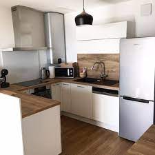 Vous hésitez à adopter le gris et le bois parce que vous trouvez votre cuisine trop petite et mal éclairée. Cuisinella Cuisine De Ophe Homecie Modele Trend Blanc Mat Plan De Travail Hipster Wood Facebook