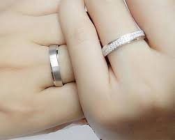 Diamond Wedding Bands In 18k Gold Couple Ring Set His And Her Etsy Anel Dos Sonhos Anel De Casamento Alianca De Namoro Tumblr