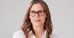 Lori Ogden's Instagram, Twitter & Facebook