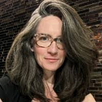 Diana Declue's Instagram, Twitter & Facebook