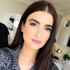 أجمل التسريحات التي تألقت بها الإعلامية الأردنية علا الفارس Hair Styles Hair Beauty