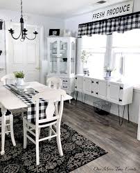Modern Farmhouse Kitchen In Black And White Modern Farmhouse Kitchens Farm House Living Room Farmhouse Dining