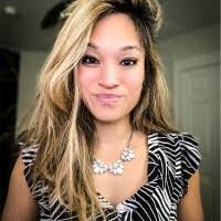 Alicia Comstock's Instagram, Twitter & Facebook