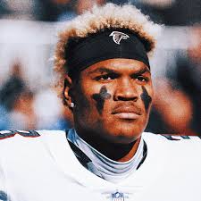 Falcons cut 2022 starting linebacker Mykal Walker, sign USFL's Frank Ginda 