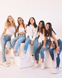Addison Rae On Instagram Merry Freakin Christmas Everyone Thehypehousela X Bryant In 2020 Celebs Friend Photoshoot Girl Photos