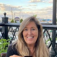 Sandy Kendall's Instagram, Twitter & Facebook