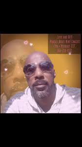 It's time for Love and R&B with Ralph Tresvant, from 7pm to Midnight. Make  sure that you stay tuned, because in the 2nd hour Rizz will have the Monday  Night Mini-Concert. Don't forget to tell a friend ...