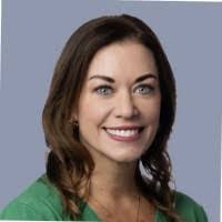 Kari Saunders's Instagram, Twitter & Facebook