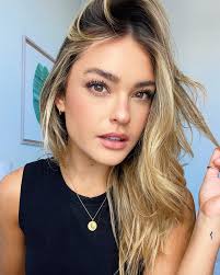 selfie friday ✨ get ready with me! Filmed a new makeup tutorial ..posting  next week. Have a great weekend friends ☀️