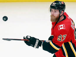 Bennett, the fourth pick in last year's draft, has been out all season following shoulder surgery. Report Flames Blindsided After Bennett S Agent Airs Desire For Trade Thescore Com