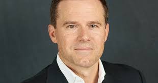 Chris Lorman's Instagram, Twitter & Facebook