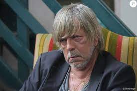 Après de longs mois particulièrement éprouvants, le chanteur assure avoir repris du poil de la bête, ne buvant mêm. Le Chanteur Renaud Renaud Sechan 21e Edition De La Foret Des Livres A Chanceaux Pres Loches Le 28 Aout 2016 C Cvs Bestimage Purepeople
