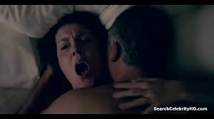 Melanie Lynskey Togetherness S02E01 2016 - XNXX.COM