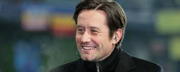 Lloyd Macklin's Instagram, Twitter & Facebook