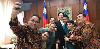 Putuskan hubungan diplomatik dengan malaysia untuk sementara, tandasnya. Pejabat Taiwan Indonesia Perlu Belajar Dari Malaysia Hati Hati Jebakan China