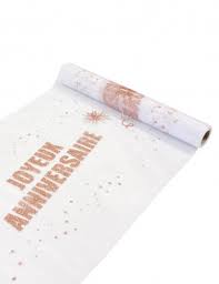 Ce chemin de table joyeux anniversaire or 0,28 x 5 m sera parfait pour la déco de votre ta. Chemin De Table Organza Joyeux Anniversaire Rose Gold 29 Cm X 5 M Decoration Anniversaire Et Fetes A Theme Sur Vegaoo Party