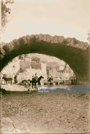 صورة الأخبار شرق الأردن والبحر الميت القوس الروماني arch amman natural landmarks