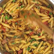 Pastalaya Is An Easy One Pot Dinner With All The Bold Flavors Of Jambalaya Budgetbytes Com Easyrecipe Dinnerideas Pasta Onepot In 2020 Cooking Recipes Food