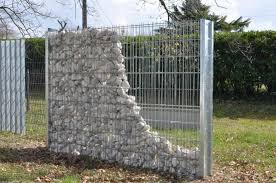 Stabilitat Und Individualitat In Einem Gabionenwand Gabionenwand Gabionen Garten Landschaftsbau