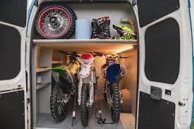 Vr Motorhomes De Renntransporter Kastenwagen Mit Der Grossten Garage Renntransporter Transporter Kastenwagen