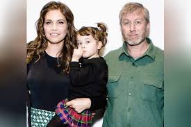 Irina abramovich, the former wife of billionaire roman abramovich, is in a fierce battle with her former assistant, elar hoffmann, in the high court of london. Abramovich Wife
