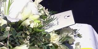 Flowers for weddings, birthdays & events. Queen Elizabeth Left A Handwritten Letter For Prince Philip On His Coffin Entertainment Tonight