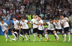 Armani bustos pezzella funes mori tagliafico ( 85' simeone ) lo celso ( 70' pavón ) battaglia e.palacios ( 54' dybala argentina 1 55' d.díaz. Basti Schweinsteiger On Twitter Halbfinale Jederfuerjeden Gerita Euro2016