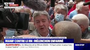Présent à la marche des libertés à paris (manifestation contre les. Ils Ne Me Font Pas Peur Jean Luc Melenchon Reagit Juste Apres Avoir Ete Enfarine En Pleine Manifestation Video Dailymotion