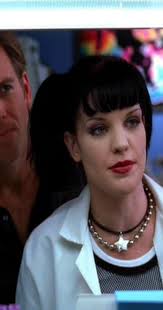 NCIS" Hung Out to Dry (TV Episode 2003)