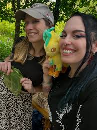 Becky (@srta.hoothoot) • Instagram photos and videos