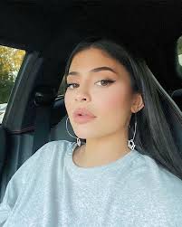Watch Youtube Video Of Kylie Jenner Style Celebrity Quizzes Show Support Kylie Jenner Outfits Kylie Jenner Style Kylie Jenner Hair