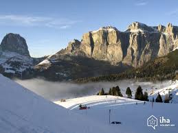 1460), comprendente le frazioni di gries, alba e penia, è il centro internazionalmente più rinomato grazie anche alla posizione strategica a ridosso dei passi dolomitici pordoi, sella e fedaia. Vermietung Canazei Di Fassa Fur Ihren Urlaub Mit Iha Privat