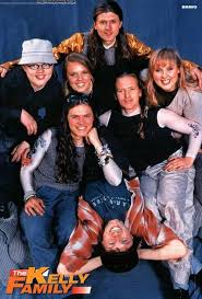 Über die jahre haben sich die mitglieder der band ganz schön verändert.the kelly family: Click On The Picture To View Its Full Size More Pictures You Can See On Our Facebook Page And Also All The Latest Photos Are In 2020 The Kelly Family Kelly