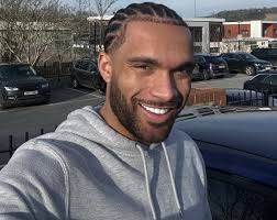 Behind the Curls with Reuben Collins ✨