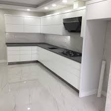 Hammaddesi mdf olan lake mutfak dolapları astarlama yöntemi ile yapılan bir tür cilalama tekniği ile yapılır. Ozderin Mobilya Ipek Mat Lake Mutfak Dolabi Facebook